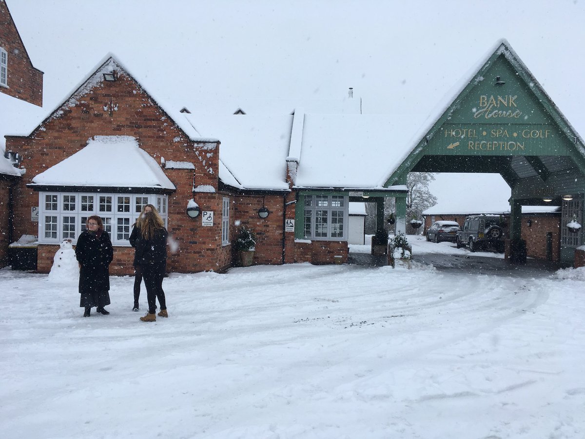 RedHairLudlow's tweet photo. Lovely Christmas party @BankHouseHotel1 could be snowed in #havingfuninthesnow #xmasparty @RedHairLudlow https://t.co/wLs75N07S4