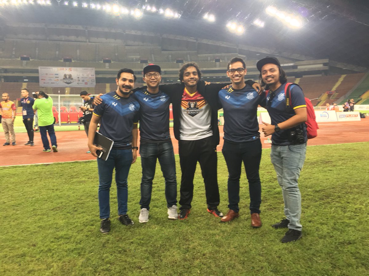 Around this time last night met with the people behind the scenes of the Terengganu Amateur League (<a href="/TALeague17/">TAL18M5</a>).

Learnt a lot of them about the interesting &amp; important dynamics about amateur-community-social football at the east coast.

A pleasure to met you all! More to come!