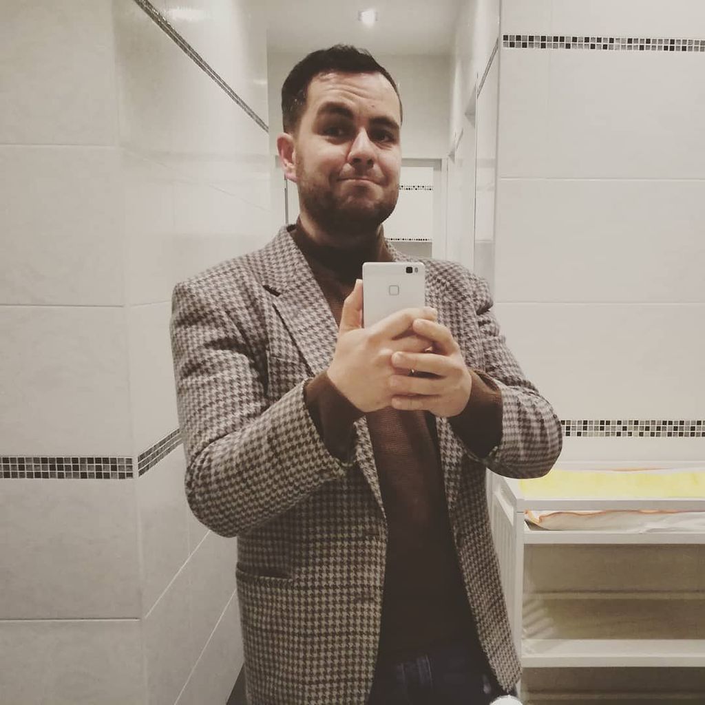 quacos's tweet photo. #newlook #oldjacket #nocciola https://t.co/sXCPsMYtg7