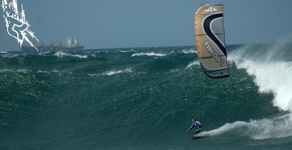 windyapp_co's tweet photo. Photo of the day: first Bow #Kite invented by Bruno Legaignoux.
#kitesurf #kitesurfing #kitesurfer #sport #watersports #invention #kitesurfstyle #windyapp_co https://t.co/PBdPqypPdf
