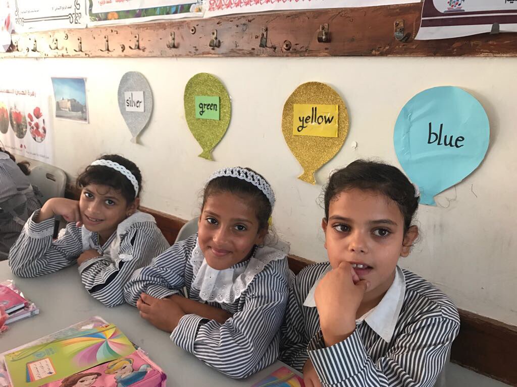 At time of great instability in M-E, @UNRWA stands firmly for respect of Palestine Refugee rights. In 700 schools @UNRWA students learn about tolerance & peaceful conflict resolution. Their main question: why do human rights not apply to us? Their future matters! #HumanRightsDay