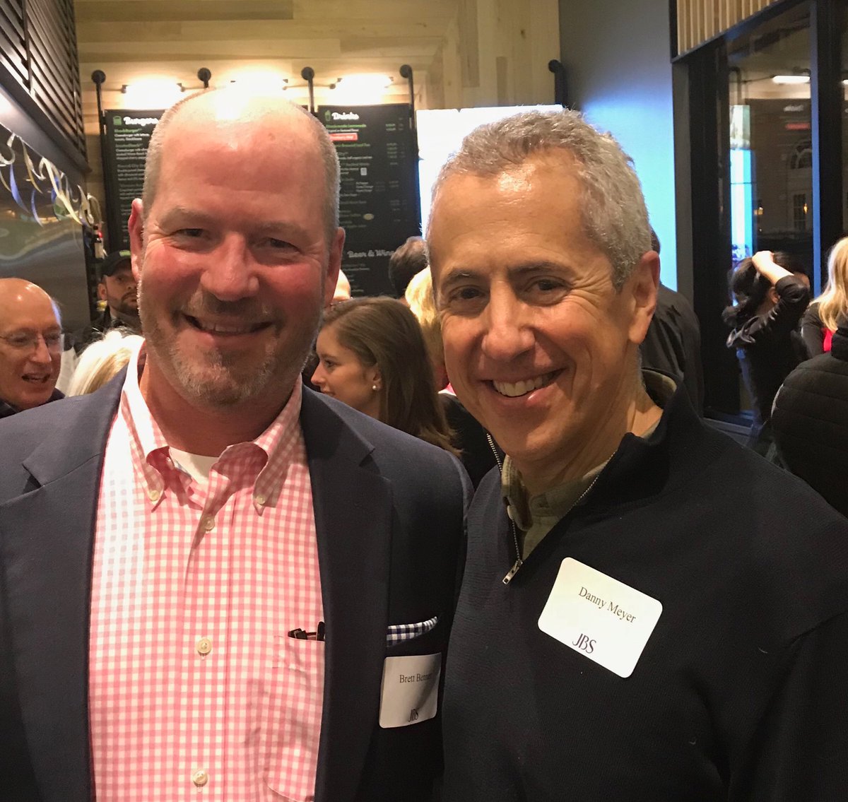 pubber's tweet image. Great night @TheShakeShack with #DannyMeyer and #JBS Alumni and they let #Llywelyns join in. Welcome to the #CWE