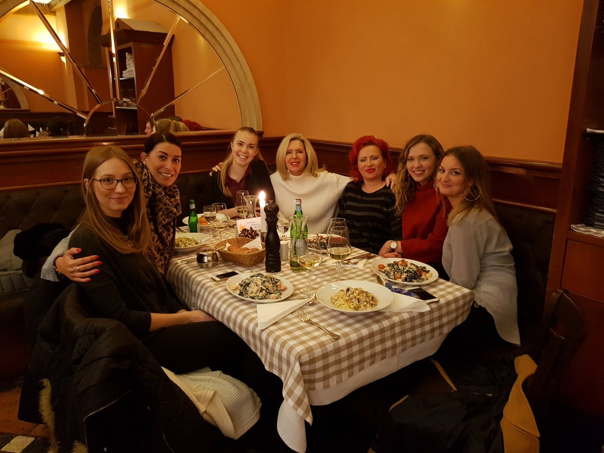 Christmasparty with my beautiful Girls😍 <a href="/Jasmin2punkt0/">Jasmin Kutzer</a> <a href="/katja2178/">katja kupke</a> @Inga751