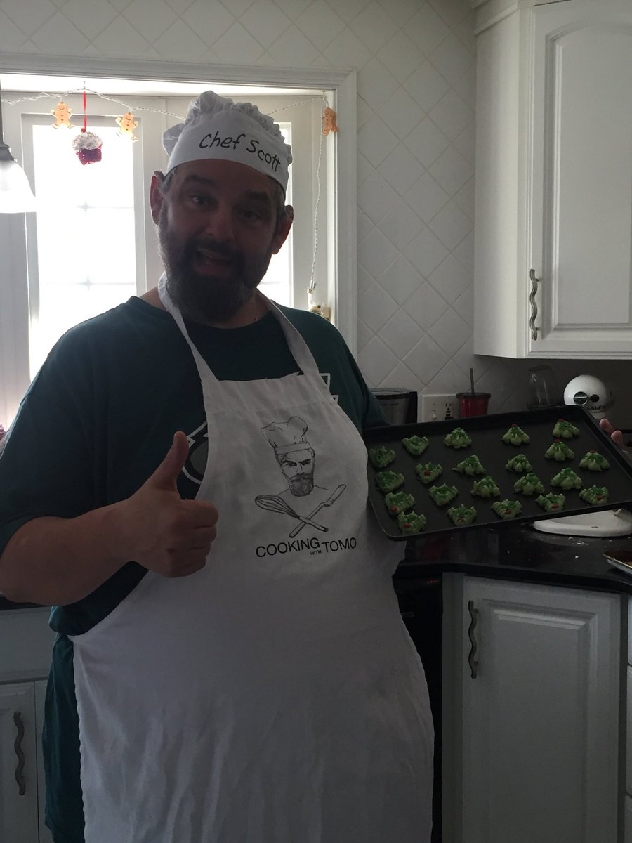 Rockphtr's tweet photo. @tomofromearth @SummerCampMars baking Christmas cookies today and missing #campmars #cookingwithtomo 🎸🍪 https://t.co/o1kX9VlpTl