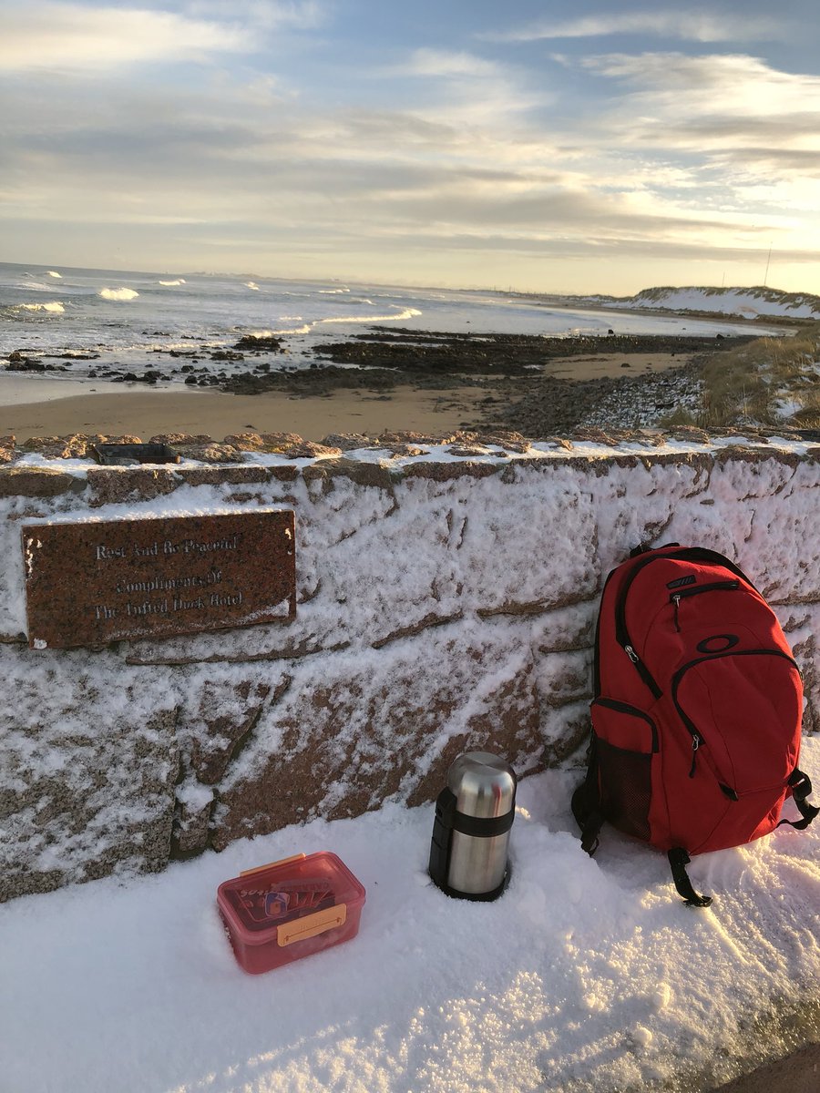 JGA1T's tweet photo. Nice wintery walk over #StCombs beach this afternoon to remember an amazing lady. #memories #SU2Cancer #loveaberdeenshire #RattrayLighthouse https://t.co/BZYybjM6d6