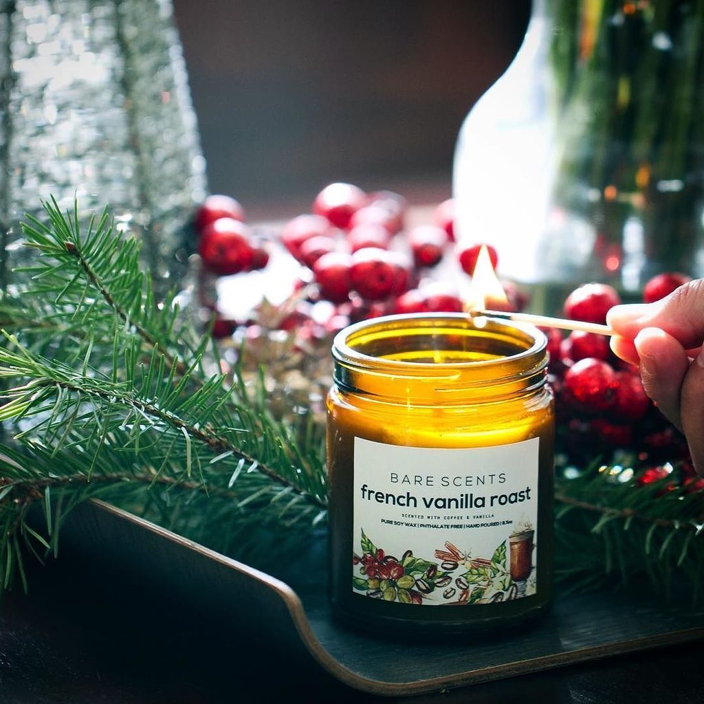 baresoaps's tweet photo. Currently burning a French Vanilla Roast on this snowy Sunday morning and the room smells oh so delicious!
.
.
#candles #soycandles #coffee #coffelove #soycandle #giftsforher #giftsforhim #thatsdarling #lifestyle #lifestyleblogger #apothecary #cozy  #can… https://t.co/utpCOpPC9Y https://t.co/CldJ28uKUV