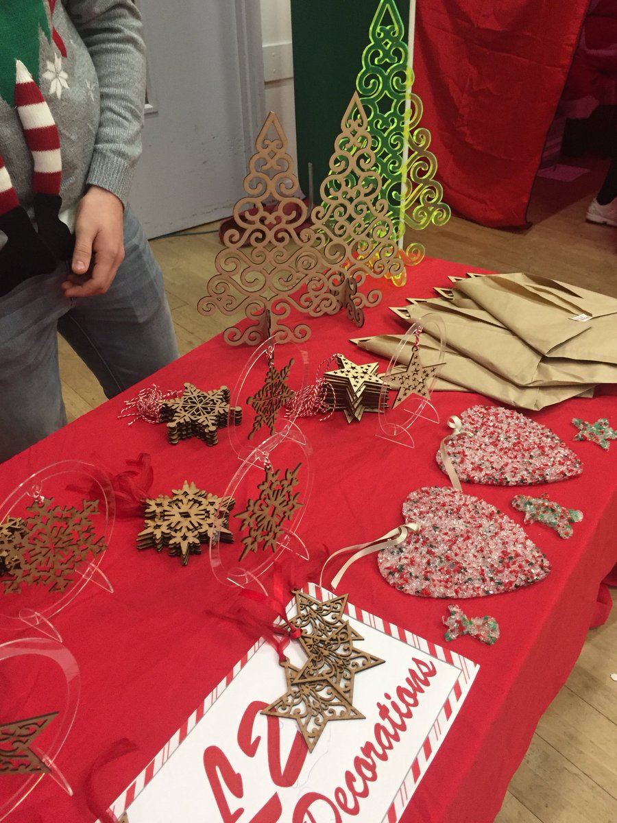 Some pictures from today’s stall at Brackla Community Centre🎄 The snowy conditions really made it a perfect winter wonderland!!🌨☃️🌨 #diverge