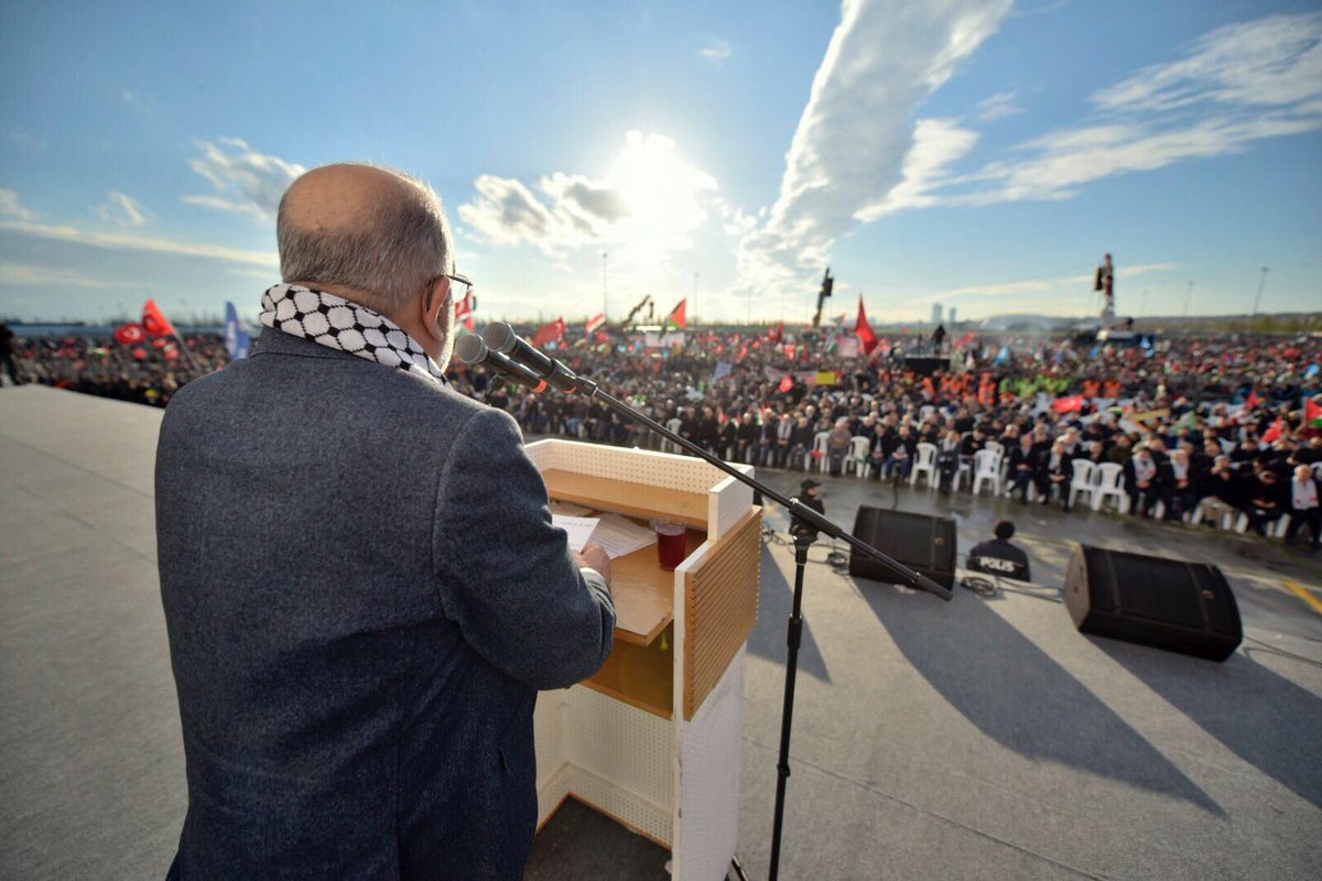 agdorgtr's tweet image. Geleceğiz Kudüs o günü bekle!
Bir Selahaddin muştusuyla gireceğiz kapılardan
Ve dünya değişecek
Senin Etrafında...