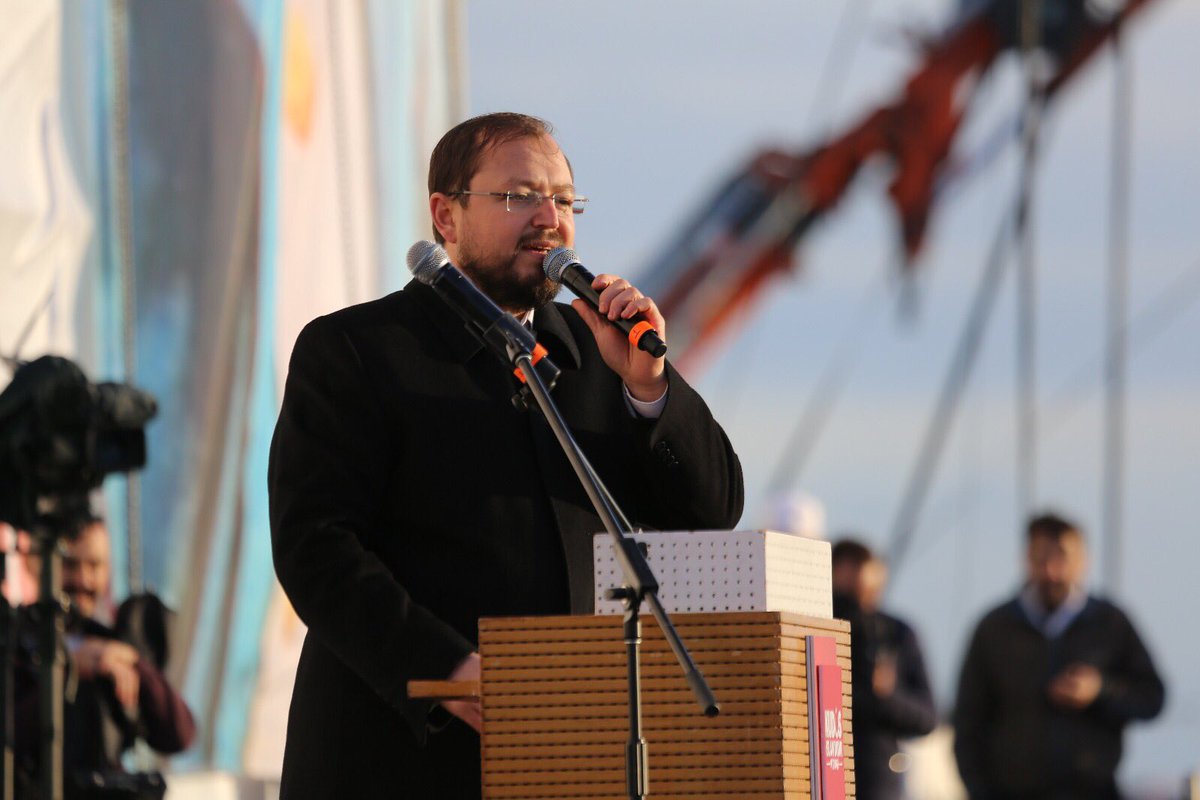 agdorgtr's tweet image. Geleceğiz Kudüs o günü bekle!
Bir Selahaddin muştusuyla gireceğiz kapılardan
Ve dünya değişecek
Senin Etrafında...