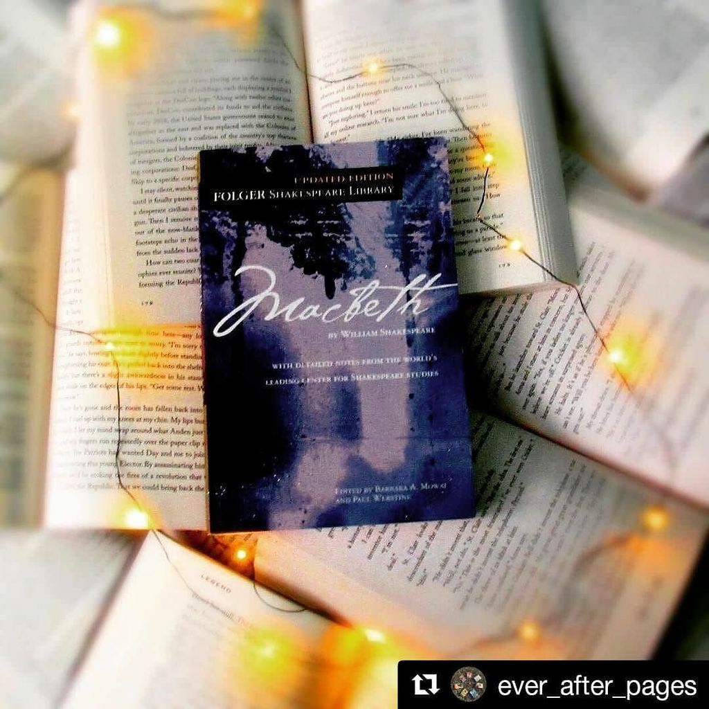 FolgerLibrary's tweet photo. Love this 📸 of our edition of "Macbeth" by @ever_after_pages ・・・
#shakespeare #macbeth #folgerlibrary #fairylights #bookstagram #paperback #booklovers #bookstagrammer #somethingwicked #folgereditions https://t.co/b3BxZdDM1V https://t.co/PkcDQGeB81