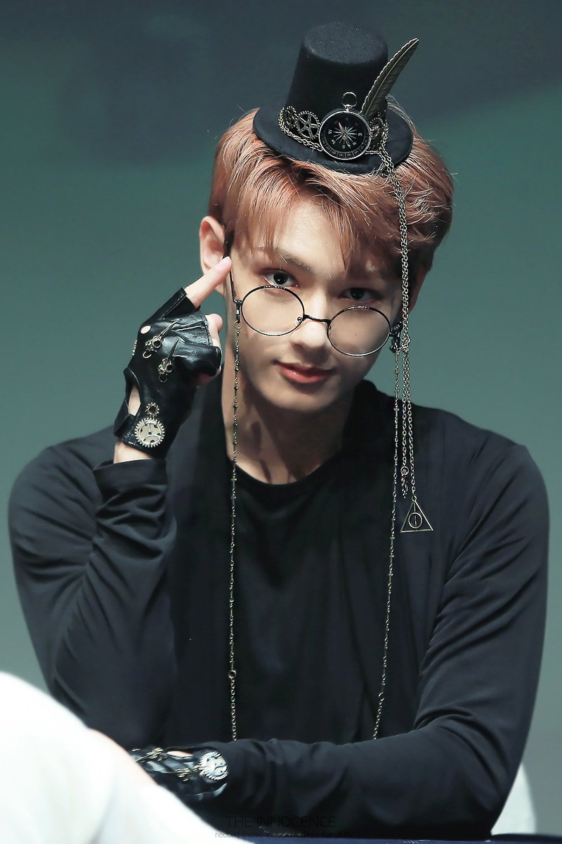 theinnocence_J's tweet photo. イケメンすぎてまるで別世界の人間みたい #JUN #文俊辉 @pledis_17 https://t.co/WVGXY9u0EI