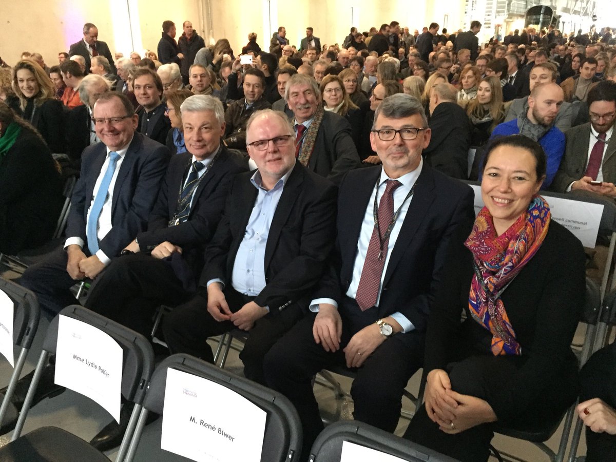 Roger_Negri's tweet photo. Op der Aweiung vum Tram haut um 10. Dezember 2017 mam (v.l.) Fernand Etgen, Claude Wiseler, Lucien Lux, Roger Negri, Isabel Wiseler, schéinen Dag fir d‘Mobilitéit zu Lëtzebuerg! https://t.co/OneOm3QMhg