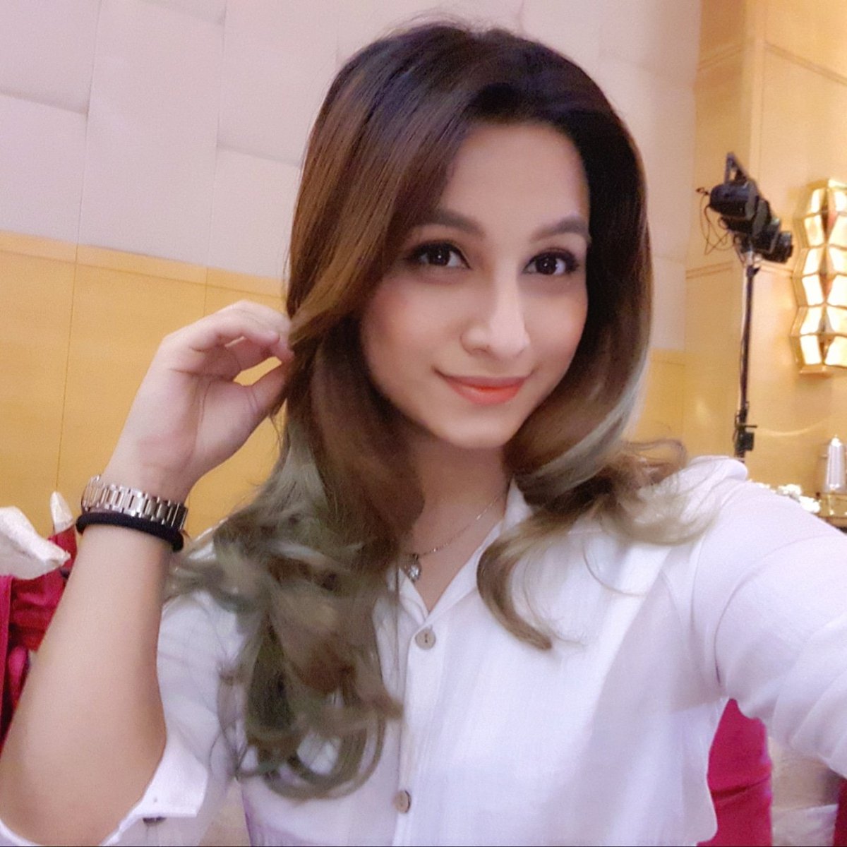 nellychin's tweet photo. #NewProfilePic https://t.co/5dMpEc0wPE