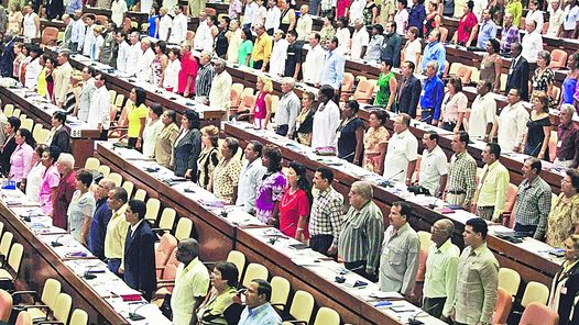 #Cuba #ExigimosNuestrosDerechos a votar directamente por un presidente, a conocer cómo piensan los parlamentarios sobre los temas más importantes para nuestra sociedad, a que la Asamblea Nacional no sea mero eco del poder sino un verdadero parlamento, con debates y diferencias.