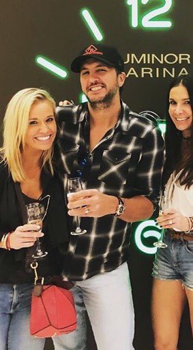 shakin_4_Luke15's tweet photo. They are so freakin’ cute. It’s not fair! https://t.co/wtwm1fiKZI