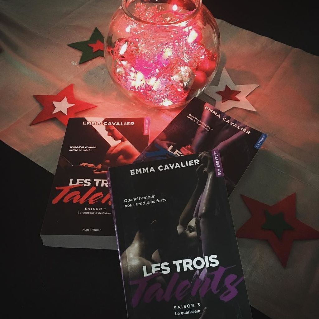 madamelitfr's tweet photo. #OnEnParle Les Trois Talents de @emmacavalierauteur un véritable coup de cœur pour ce dernier tome, pour cette saga entière ! Je suis bien triste de tous les quitter #Lex #Beth #Dom et les autres... un tome révélations ! #Merci @hugonewromance pour l'env… https://t.co/ZYAOpFbDHH https://t.co/g4Sly2rbYM