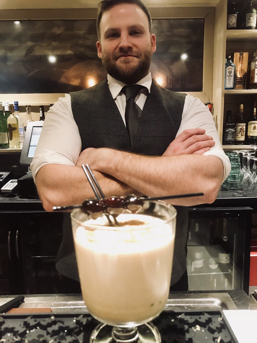 littlebigfishco's tweet photo. Anyone for #eggnog ? Our #bartender pro Jamie is whipping up classic #Christmascocktails like a boss 💪🍸 #SundayFunday #cocktails #festiveseason 🎄☃️ https://t.co/g0E6QQ62Ix