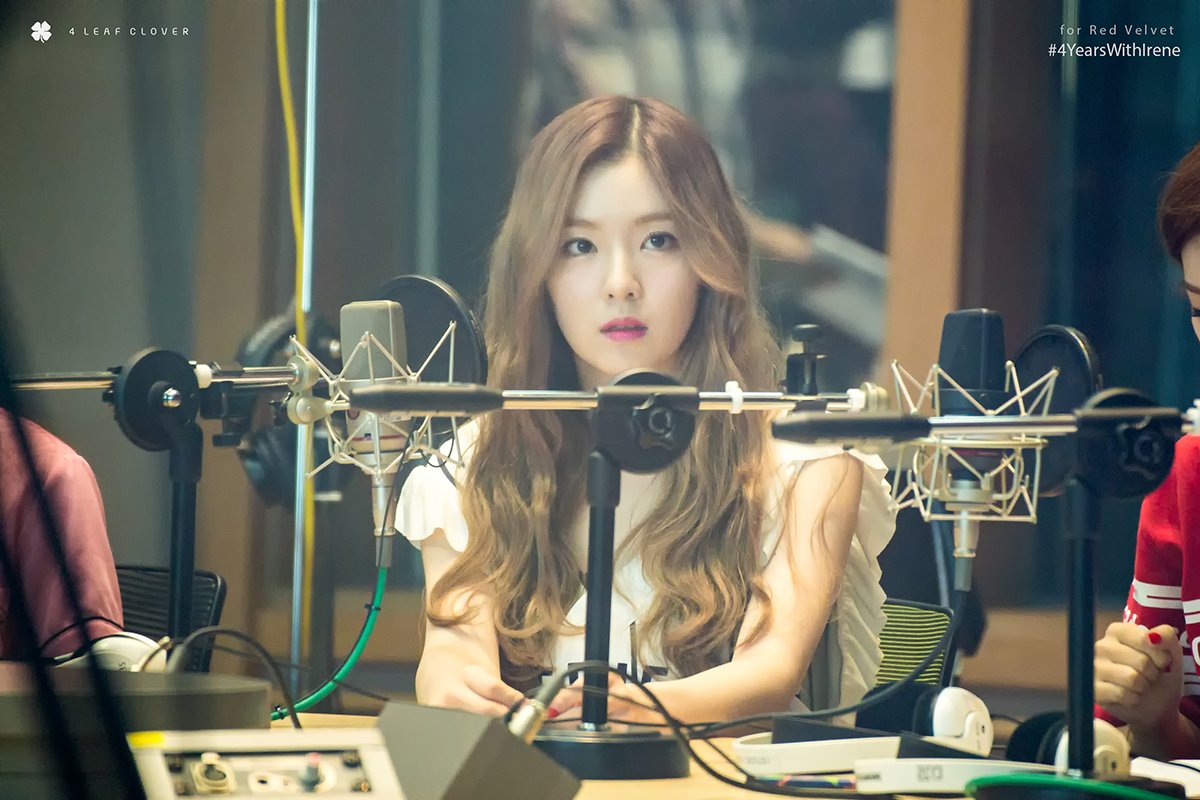 รู้จักเธอมา 4 ปีแล้วสินะ พิเบคนสวย
พิเบคนขยัน พิเบคนเต้นเก่ง พิเบผู้เสยผมตอนแรป
พิเบผู้หลงไหลในการรีดผ้า ^^
ขอให้เป็นพี่แบจูดี้ที่น่ารักของน้องๆและ ReVelup ไปนานๆเลยนะคะ
HQ : c1.staticflickr.com/5/4689/2718134… #4YearsWithIrene
#ReVeluv #RedVelvet #레드벨벳 #아이린 #ไอรีน #Irene