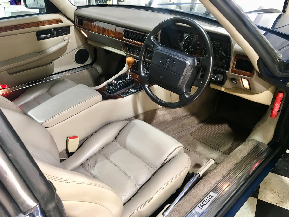 Touch_of_gloss's tweet photo. #jaguarXJS #interior complete and wheels/paintwork sealed and waxed
#jaguar #detailing #classiccars #eastbourne #hailsham #bexhill #eastsussex #touchofgloss #sussex #sapphireblue #leather https://t.co/gsBseRA3K3