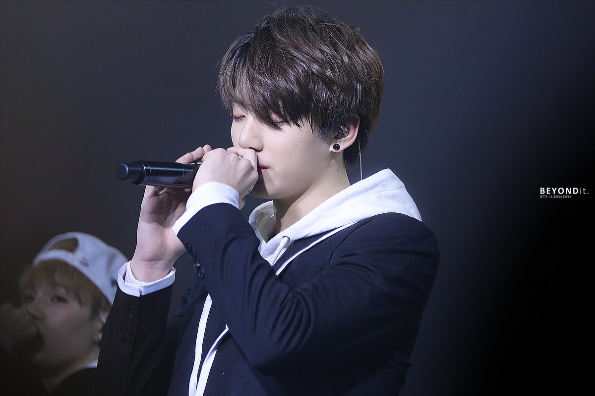 BEYONDIT_0901's tweet photo. born singer 
#정국 
[https://t.co/lnYk6r6xax] 
[https://t.co/8Gl8QU7PEg] 
@BTS_twt https://t.co/BxVWtscL7n