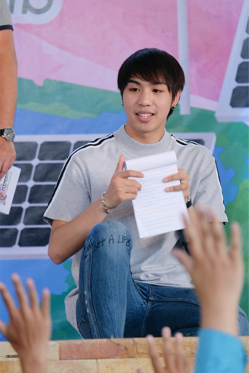 wwccaptainch's tweet photo. "ก็เพราะเธอน่ารักทุกๆวัน จนไม่อาจเปลี่ยนใจฉันที่มีเธอได้เลย... ฉันก็คงต้องบอกฉันรักเธอ เหมือนเคย" #captainwhite #ctww #captainchonlathorn #whitewo https://t.co/3UrvB3bD8a
