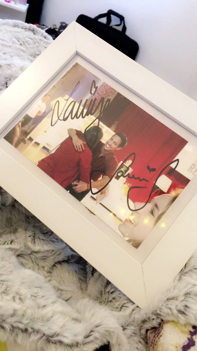 selsdaylight's tweet photo. we keep this love in a photograph. @SamiSlimani https://t.co/jZ9wSSxePh