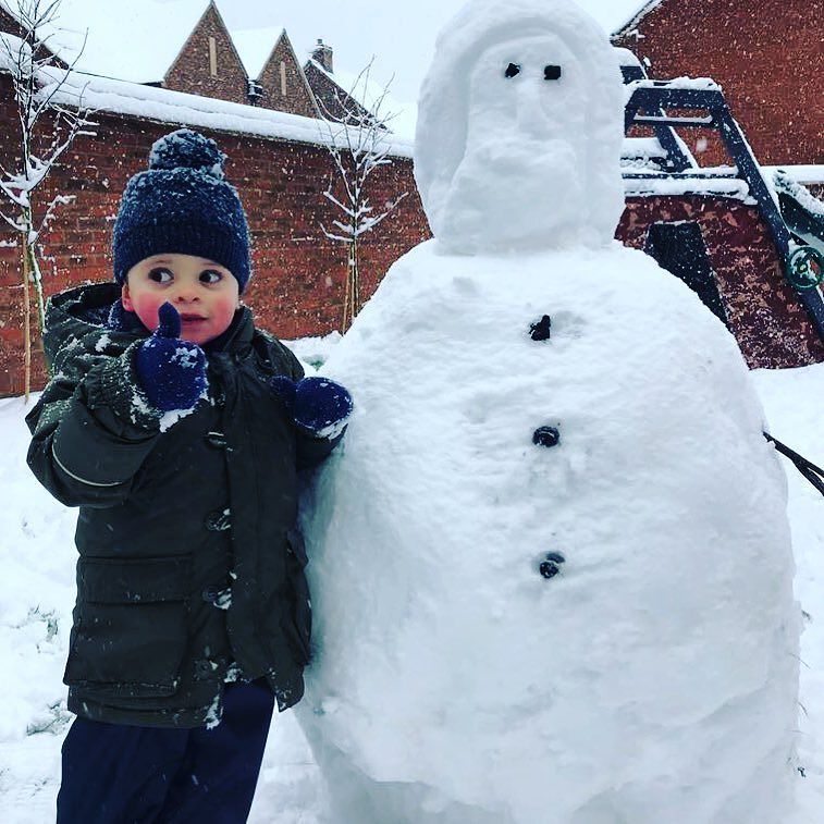 It’s this little mans first snow day! And first snow man! Good job! #excitingtimes #toddlers #snowday ift.tt/2yVVuLN