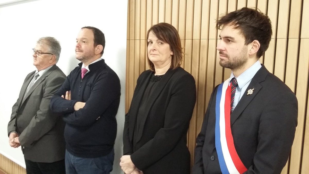 Vivre et aimer grâce à l'engagement sans faille des #SP, hier à #Barcelonette #SDIS04  et aujourd'hui à #mouilleronsaintgermain #ValentinJosse. Bravo aux #SP pour leur engagement et félicitations aux promus et décorés.