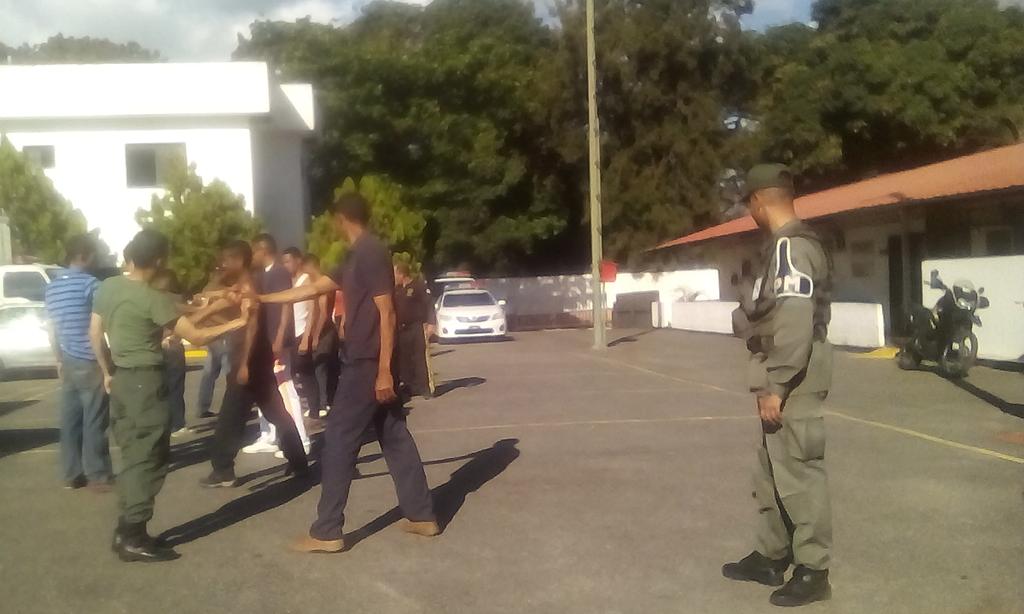 Servicio de Policía tweet media