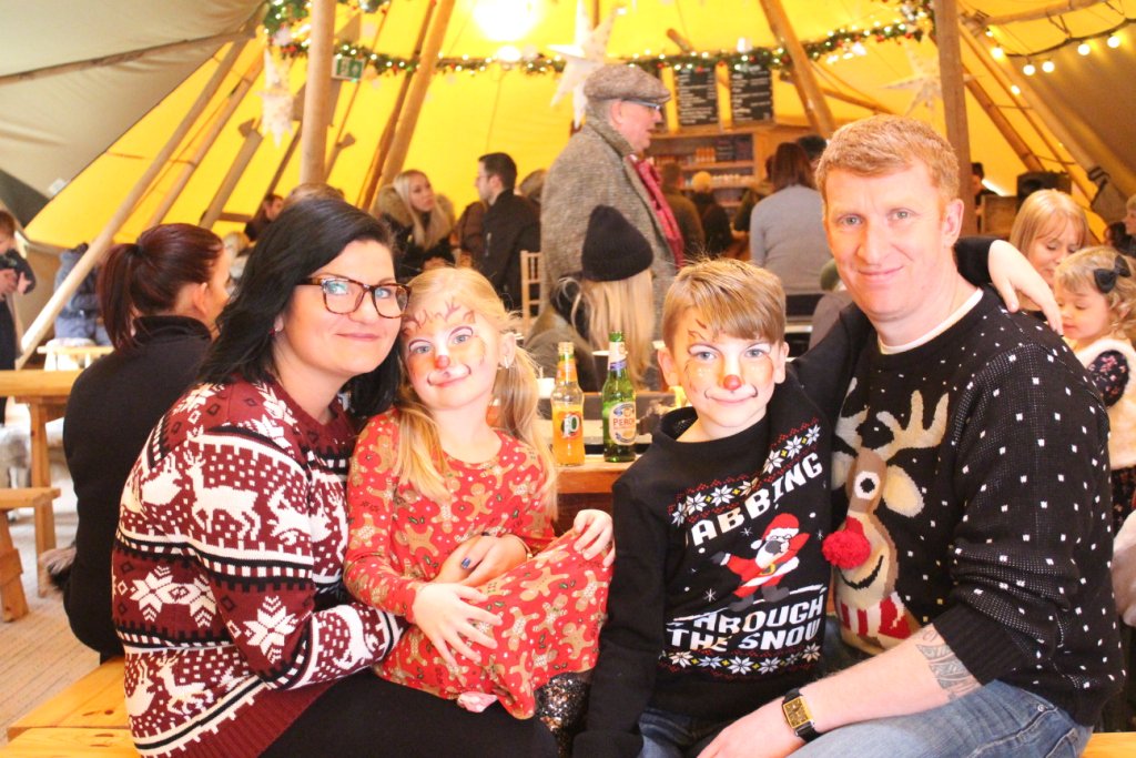 FlemingateBev's tweet photo. Such a great atmosphere... it feels like Christmas has arrived!
#BFOC #Beverley #Flemingate #eyevents https://t.co/G1LGwzzscM
