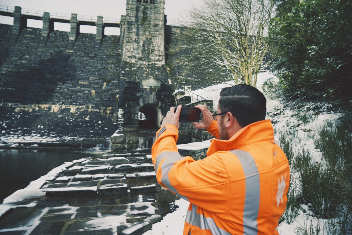 madebyernest's tweet photo. Friday in the Brecon Beacons with Dam Inspector &amp; Instragramer Dan, filming for @DwrCymru. Check out Dan's impressive collection of images of reservoirs &amp; dams from across Wales. https://t.co/bHI2dWNNnH https://t.co/2B6Eunht3k