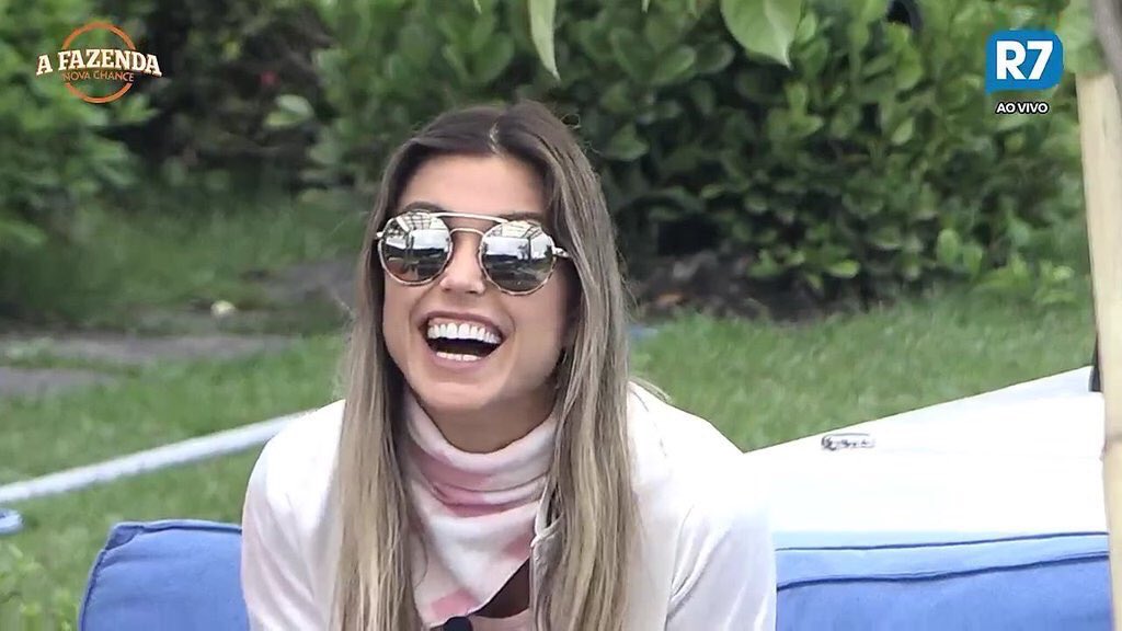 Risada que contagia, vibe que traz paz <3 SOMOS TODOS FLAVIA VIANA
