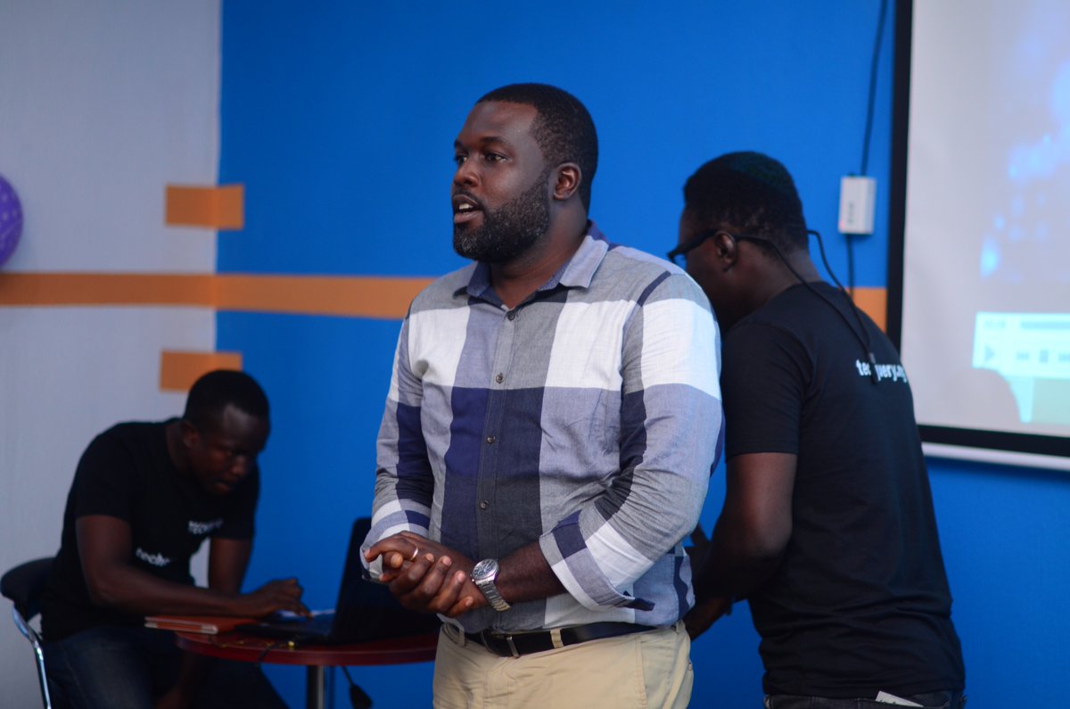 techquery_'s tweet image. Mr. Inyang unveiling techquery.ng.
#techquery.ng