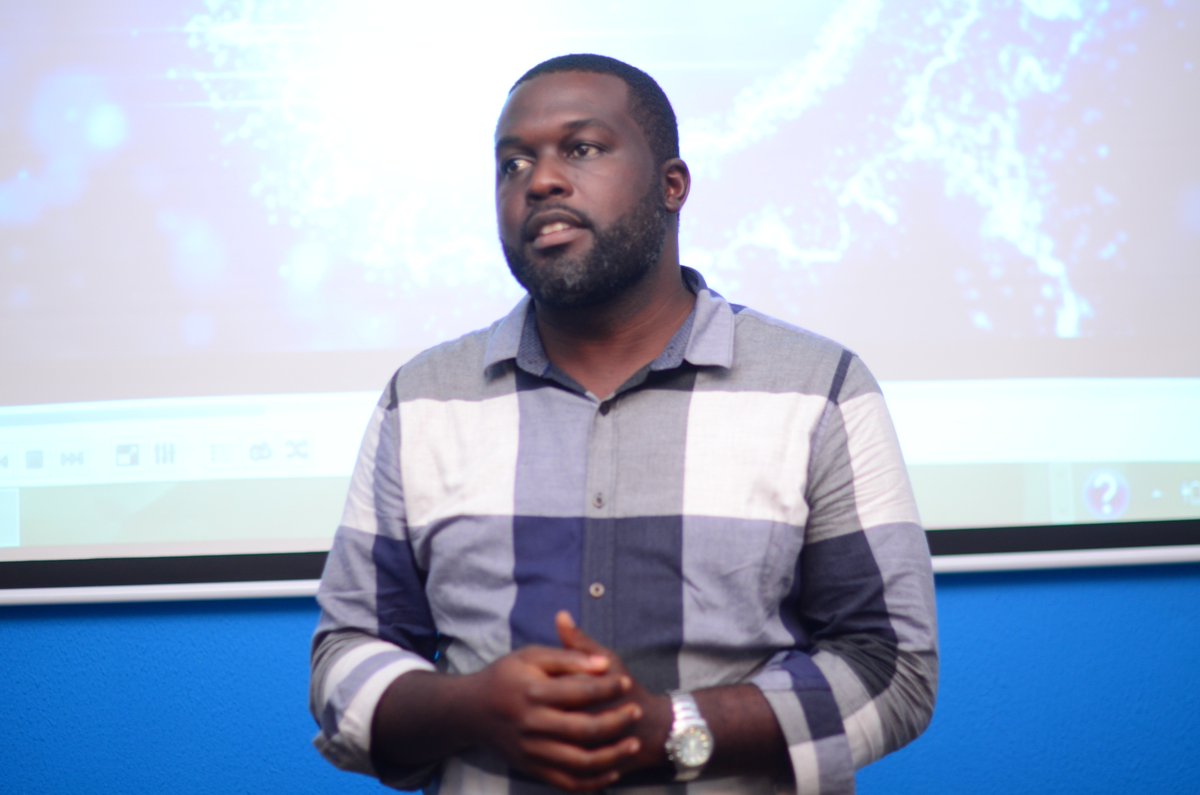 techquery_'s tweet image. Mr. Inyang unveiling techquery.ng.
#techquery.ng