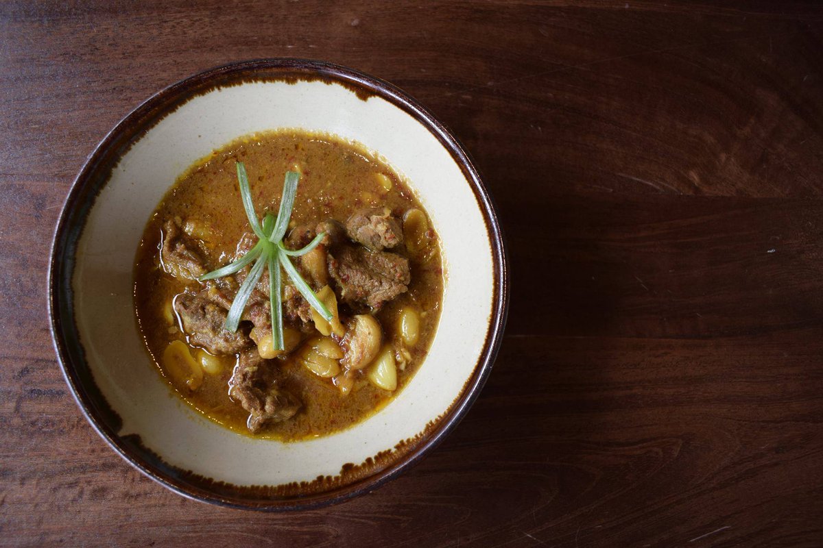 A traditional favourite from Northern Thailand meaning ‘heavy’: Succulent pork shoulder and chunky peanuts combined within a sweet yet sour Hung Lay Curry sauce. Unlike the red or green curries, the tamarind juice gives the Hung Lay a completely unique flavour. A must try!