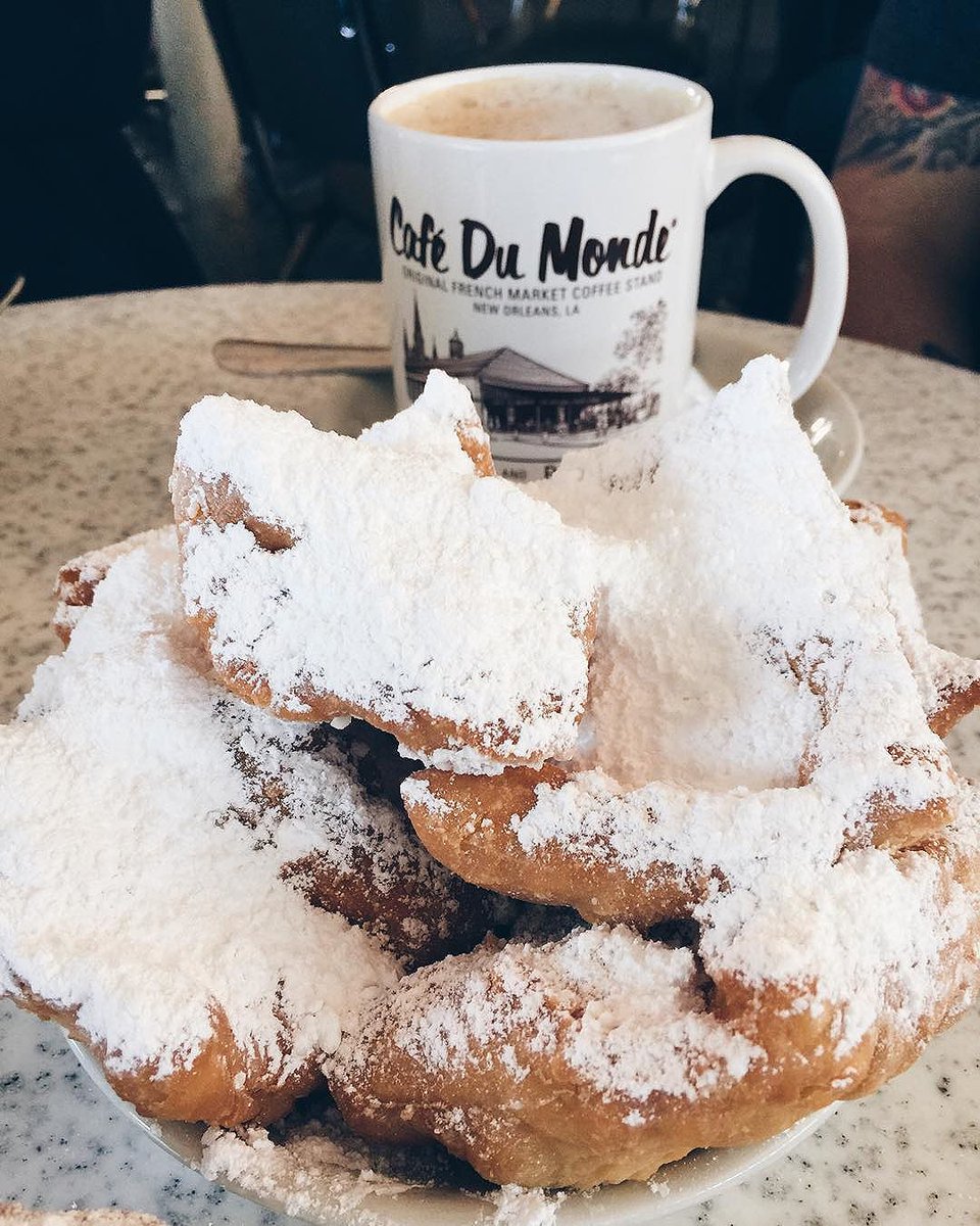 NOLAMarriottCC's tweet photo. Take a break from your holiday shopping and treat yourself to something sweet at Café Du Monde.

📸: paulopuri https://t.co/kIMhqeHnnh
