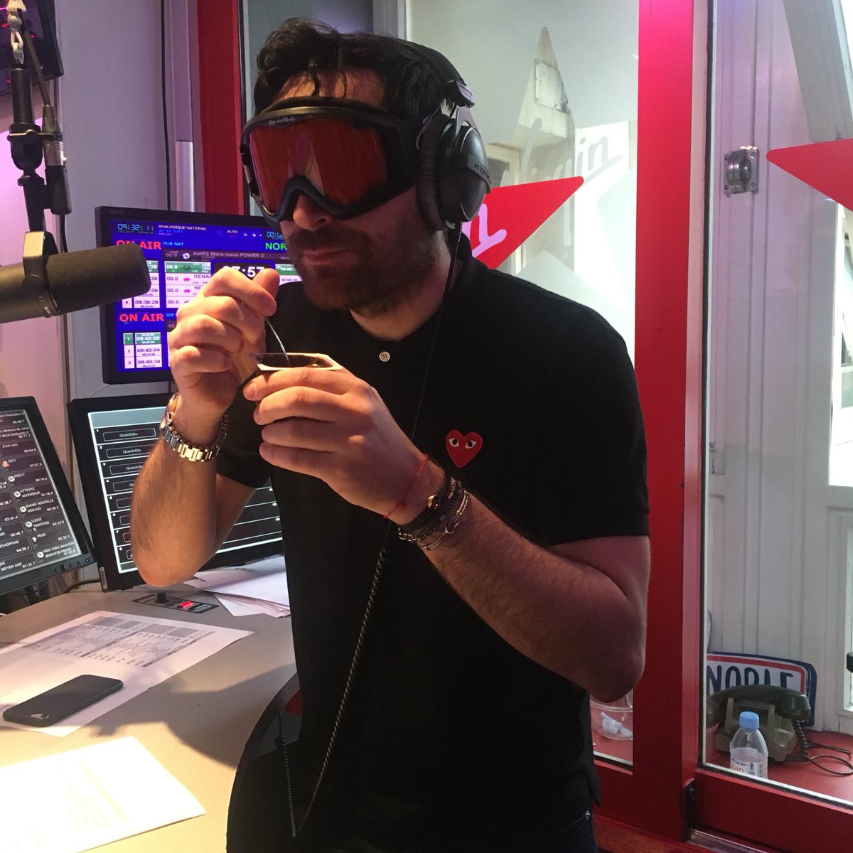 team_combal's tweet photo. Demain on retrouve @CamilleCombal avec 1) la dream team du matin dès 7h @VirginTonicOff puis 2e kiff du jour #Le2045 aux côtés de @Cyrilhanouna pour l’autoroute de la bonne humeur.. alors HEUREUX? 😁👍😂♥️ https://t.co/5K5hZxikAR