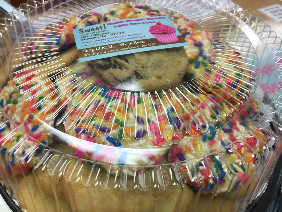 Cottontop1968's tweet photo. Open today 12-6pm. 702 10th Ave . Belmar.  #Cupcakes #Cakes #Chocolate #Cannolis #Fudge #Saltwatertaffy #Cookies  #Brownies #Chocolatedippeditems #Holidaystockingstuffers #Belmarnightlife #Belmar #Avon #Wall #Springlake #Asburypark #Neptune #Freehold #Howell #Jackson https://t.co/uxBmJ0o9EN