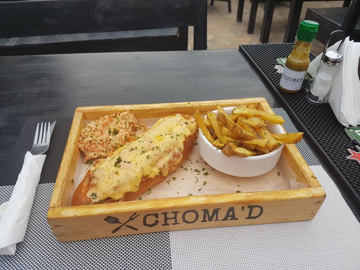 CHOMADrw's tweet photo. Have YOU tried our #LOADEDHOTDOG yet???? All kinds of yummy goodness inside🤗🤗🤗 #HaveYouBeenChomad https://t.co/YyyiLCGqrm