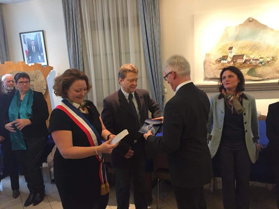 TOUZETalexandre's tweet image. Toutes mes félicitations à ma nouvelle collègue Patricia Pichard Bergdolt qui vient d’être élue aujourd’hui Maire de Boutigny-sur-Essonne. Bravo à son équipe et à Matthieu Delcambre élu Adjoint au Maire. Une femme maire de plus en Essonne ! @CDEssonne @c_paratre @Isa_perdereau