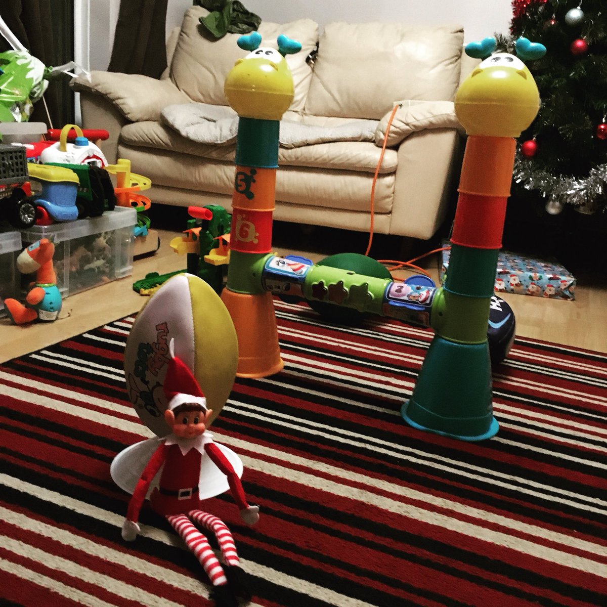charliebrennan's tweet photo. Had to get rugby involved somehow @elfontheshelf #ElfRugby #ConversionPractice #christmas2017🎄🎅🎁 #OllyJamesChristmasFun https://t.co/RjbcPfYESR