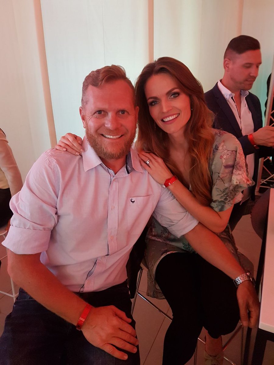 #MKRSA FINALS!!!! Supporting <a href="/JamandiBekker/">Jamandi and Machiel</a> &amp; Machiel...go get that titel friends. <a href="/MNet/">M-Net</a> #5:30pm