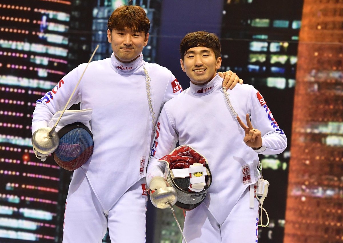 FIE_fencing's tweet photo. Gold medal match between Park and his compatriot Jung from 🇰🇷 #FencingGrandPrix #Doha2017 https://t.co/qwKyegK5OS