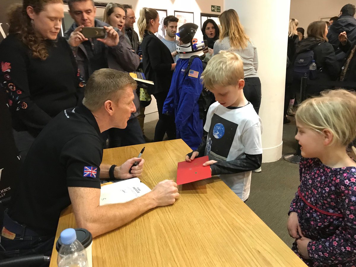 Gabriel finally meeting his hero! @astro_timpeake @SallyRalphSHS @CStewartSHS @HeadHarrowHK @00evan