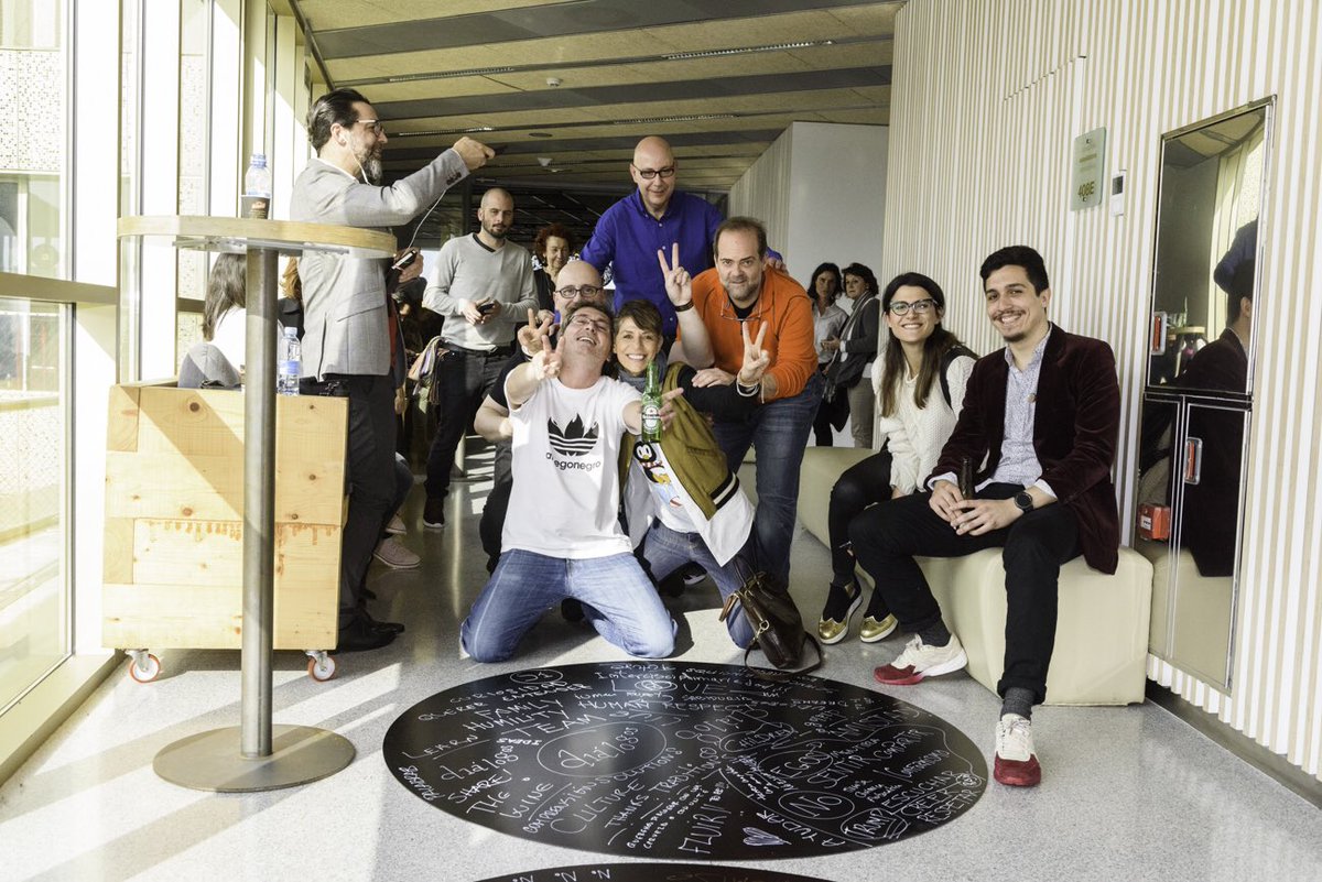DialogosDCocina's tweet photo. Un buen momento para recordar lo que sucedió en la última edición de #DiálogosDeCocina en @bculinary #Dialogos17 https://t.co/z46ktbSnRf https://t.co/4AoFOTFmOS