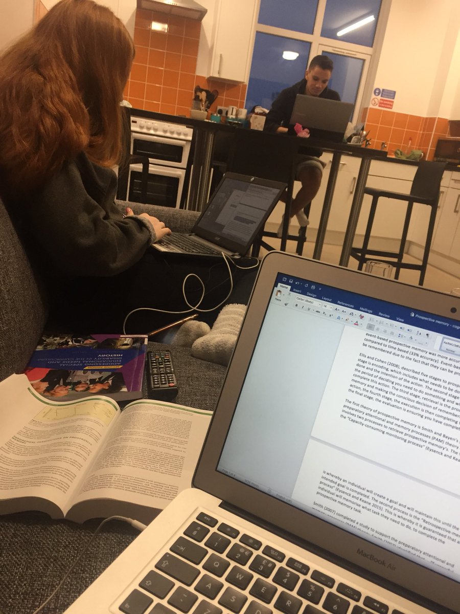 isabellebrack's tweet photo. 💻💻 #workinghard https://t.co/5S9EQycJcc
