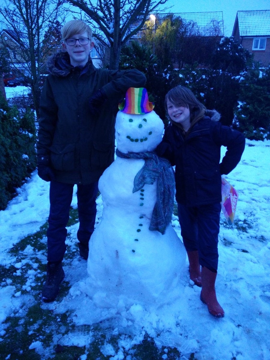 WarhamY's tweet photo. @stukeleymeadows  are you ready for King Smith?    
Look at those shillings!  #family #StukeleySnow #create https://t.co/2MlbupRZ5c