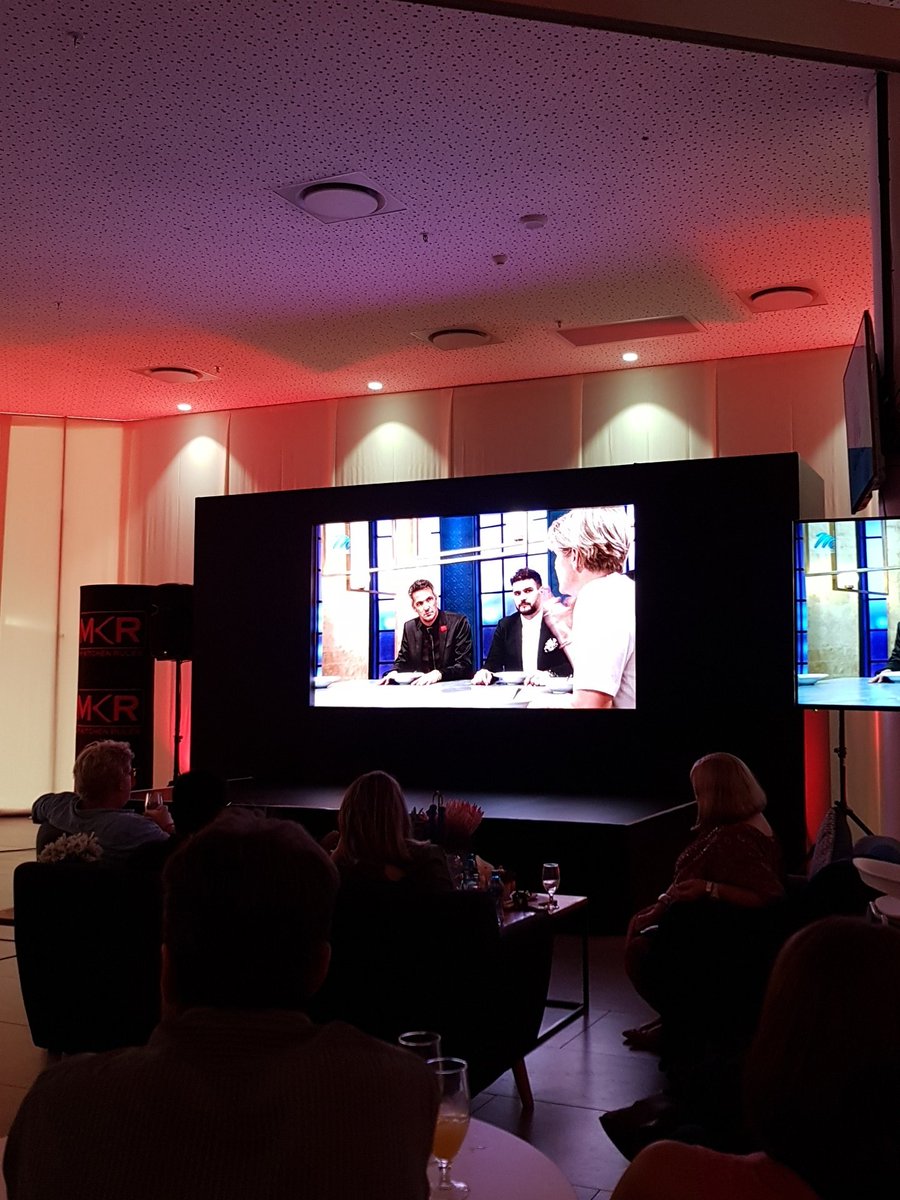 Watching the finale of #MKRSA at <a href="/MNet/">M-Net</a> #MyKitcheRules