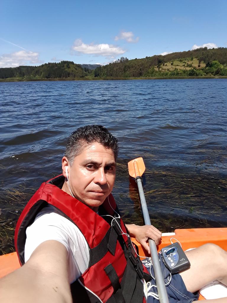 marvera40's tweet photo. Al final me vine solo al rio..mi kayak y mi cassette de #joecooker #FelizDomingo https://t.co/afAKFQKBeI