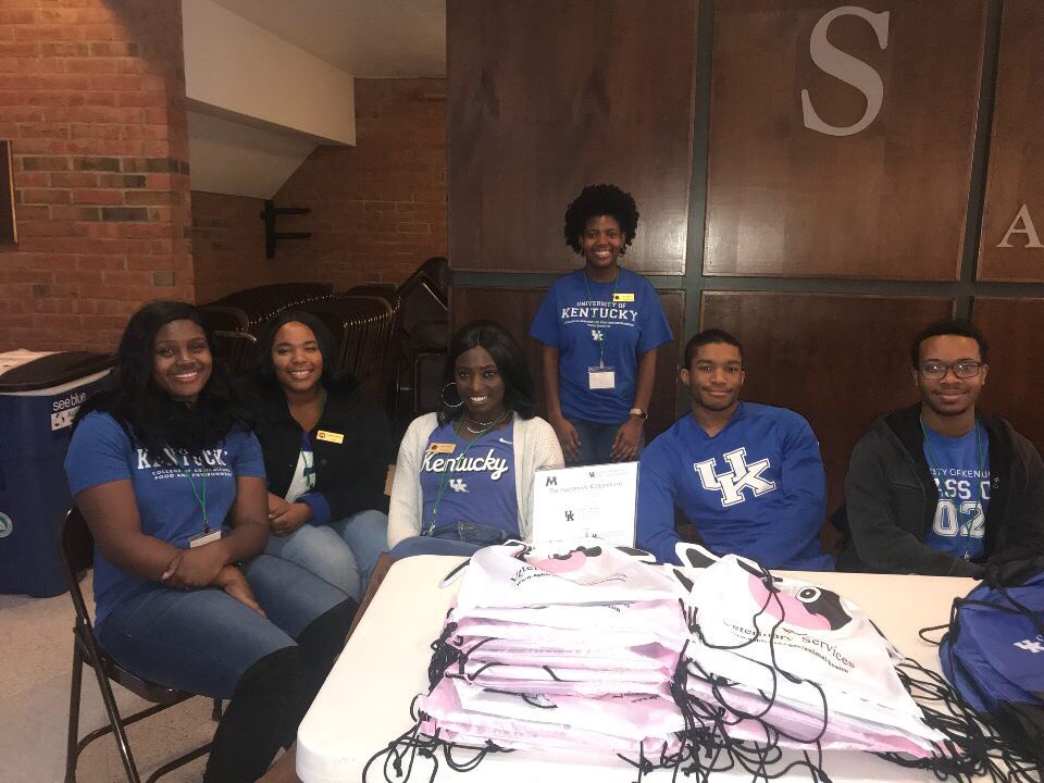 UKJrMANRRS's tweet photo. Shout out to @UK_MANRRS collegiate chapter members for putting in so much hard work over the past 2 days to make the institute was a complete success! #UKMANRRS #UKJrMANRRS2017 #UKJrMANRRSInstitute https://t.co/vFlwjV4oUt